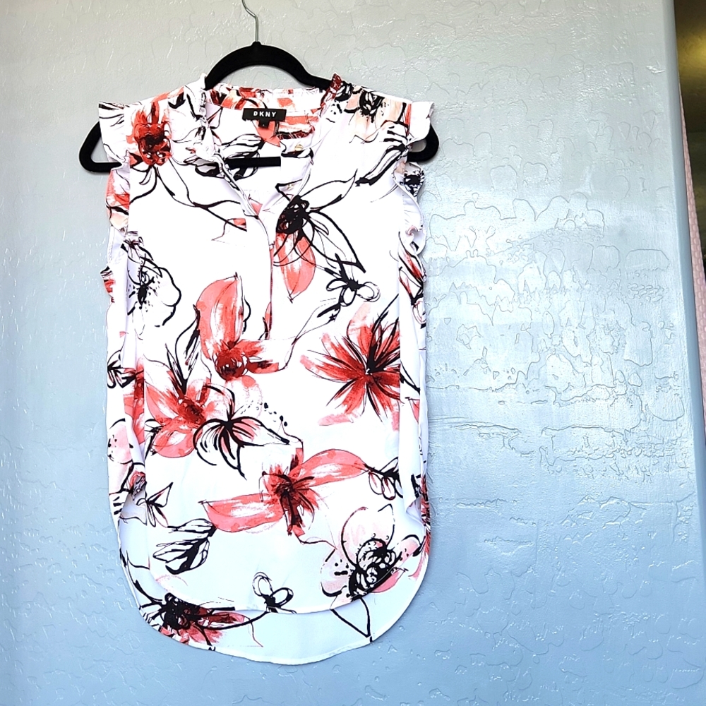 DKNY top